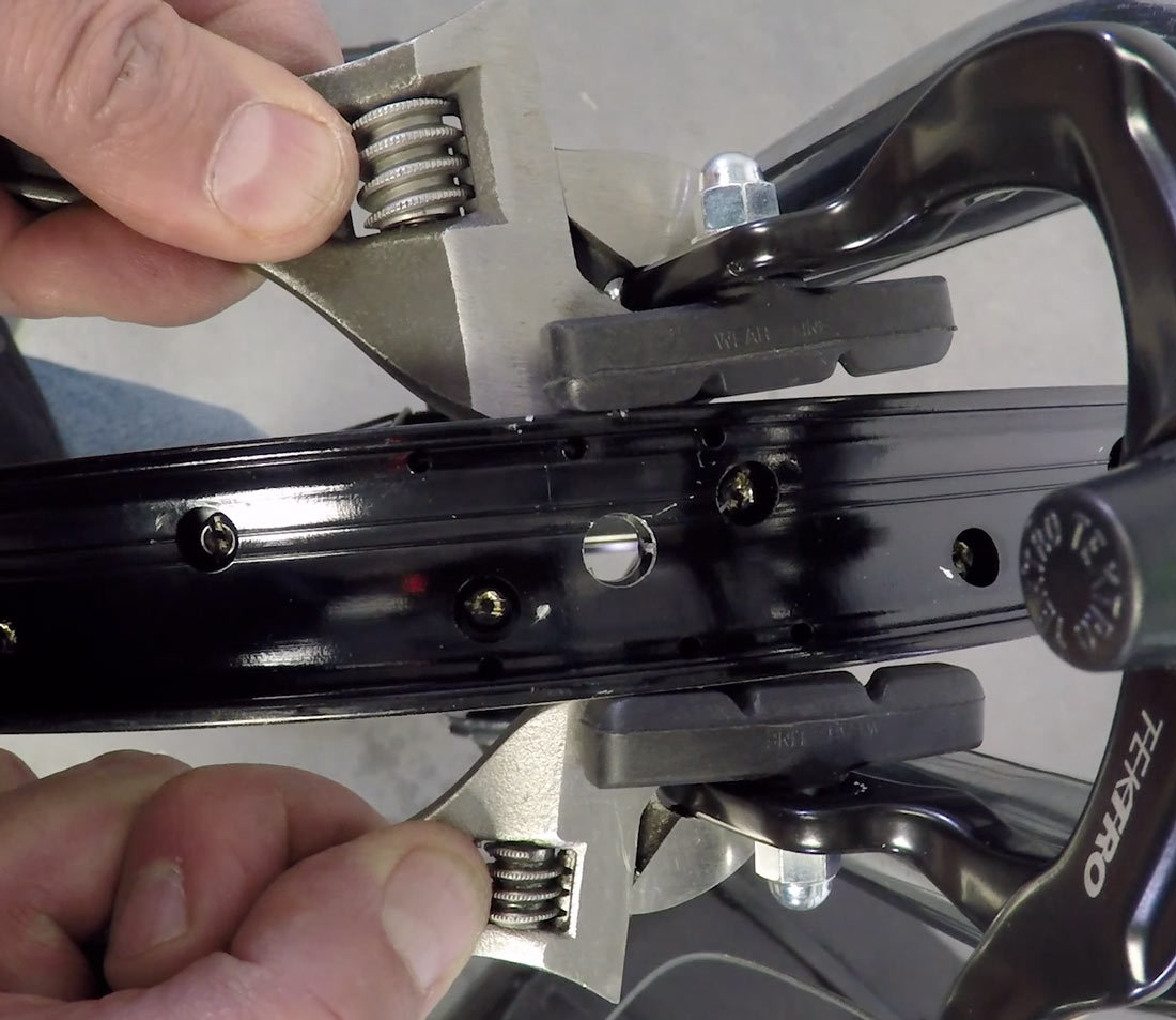 Настройка тормозов на беговеле