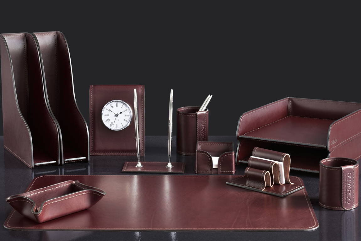 элитный настольный набор на стол руководителя с часами випнабор