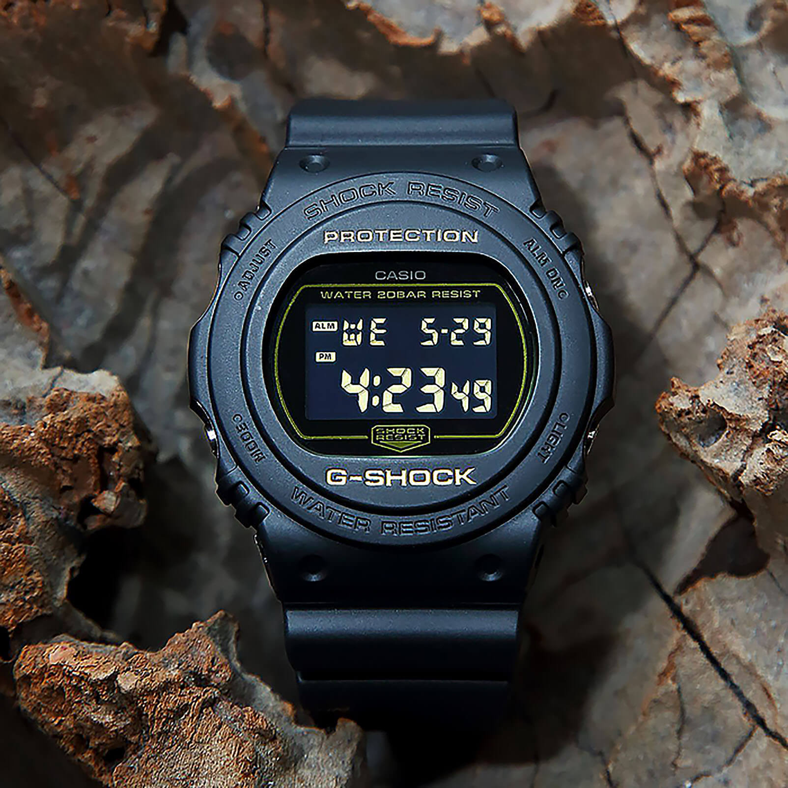 代引き不可】 マットブラック Gショック G-SHOCK DW-5700BBM 液晶反転 ...