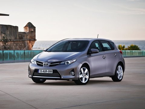 Чехлы toyota auris