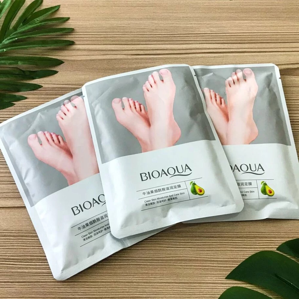Восстанавливающая маска-носочки для ног с маслом авокадо BioAqua