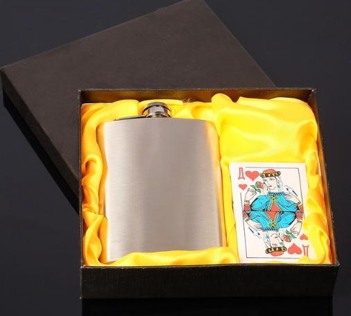 Подарочный набор 2-в-1 с фляжкой и картами