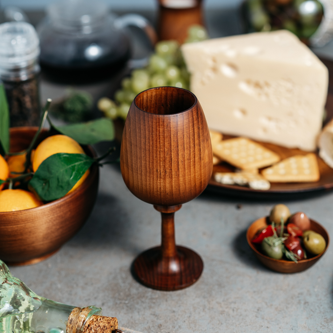 Деревянный бокал. Стакан из дерева. Деревянные фужеры. Деревянные фужеры. Бокал из дерева.