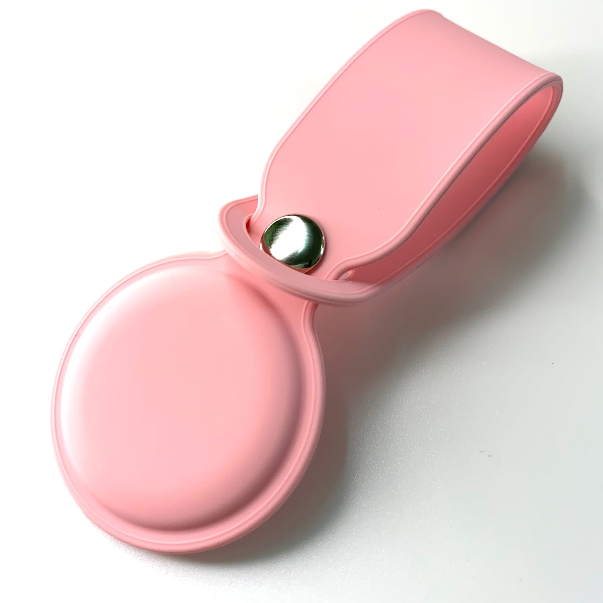 Силиконовый чехол - брелок подвеска для AirTag с держателем (Розовый)