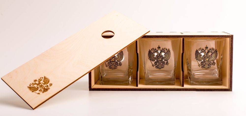 Коллекционный сувенирный набор стаканов для виски «Герб России»